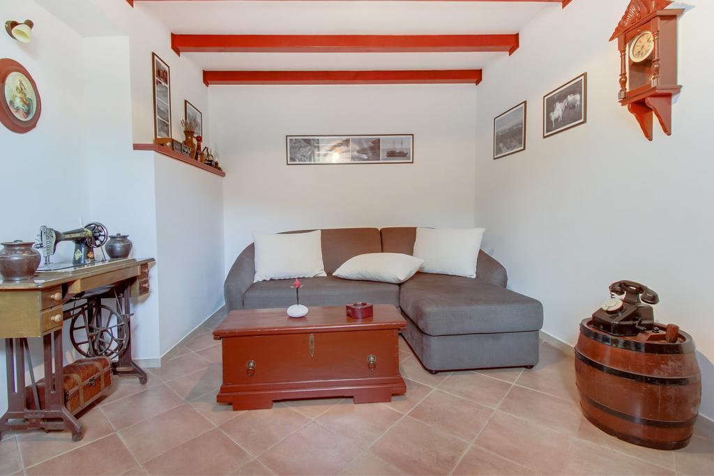 Apartments Franjo Mali Losinj Room photo