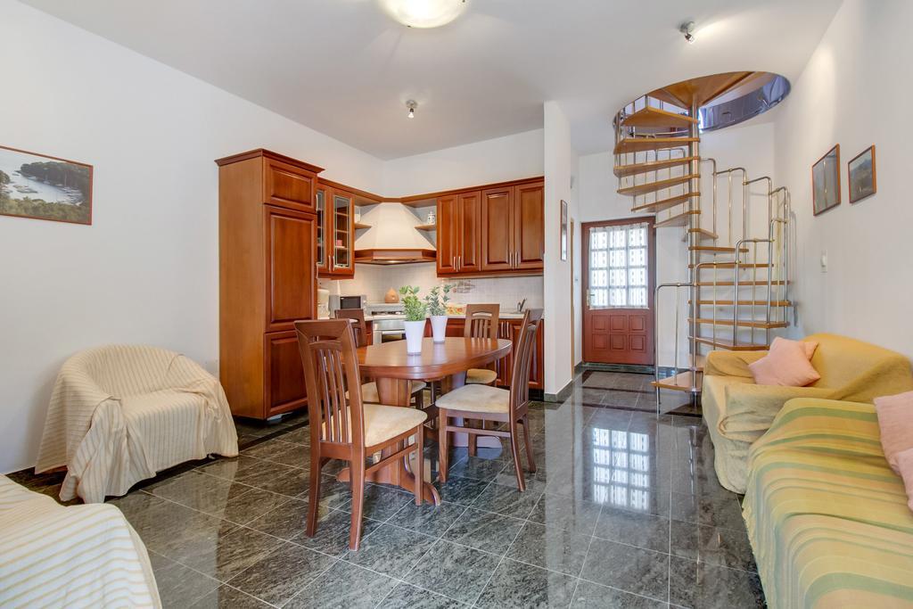 Apartments Franjo Mali Losinj Room photo